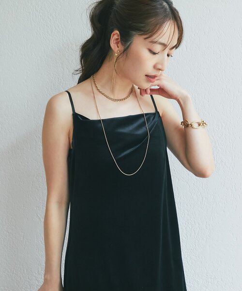 La boutique BonBon(ラブティックボンボン)の「【着回し力抜群!】ベロアキャミワンピース(ワンピース・レディース・ネイビー/ブラック・38/36)」の6枚目の写真