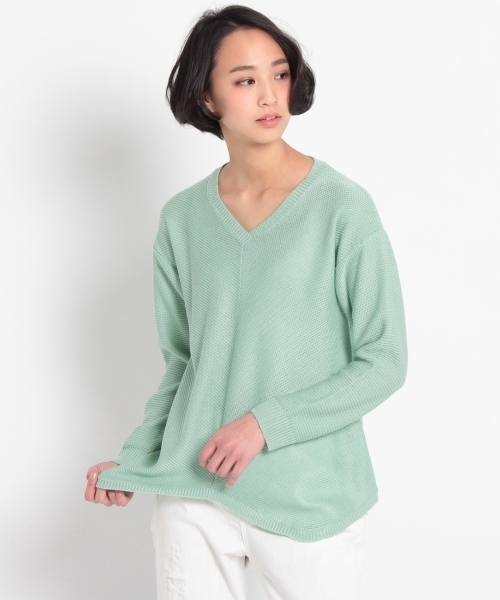 THE SHOP TK （ザ ショップ ティーケー ）の「イレギュラーヘムVネックニット（ニット/セーター・レディース・ブルー/ホワイト/グリーン・99）」の4枚目の写真