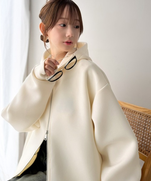 classicalelf(クラシカルエルフ)の「ふんわり包み、裾にドラマを。ビッグフーディーボリュームペプラムポケット付きダンボールパーカー(長袖)(パーカー・レディース・ブラック/アイボリー/モカ・LARGE/MEDIUM/SMALL/X-LARGE)」の9枚目の写真