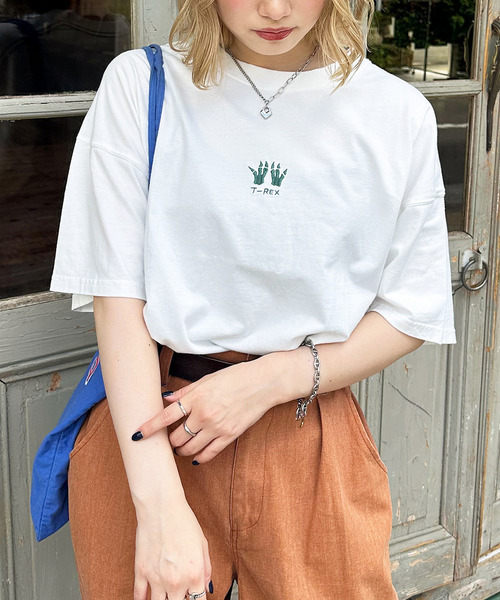 DOUBLE NAME（ダブルネーム）の「【EC限定REVIVAL】恐竜図鑑BACK刺しゅうTEE（Tシャツ/カットソー・レディース・オフホワイト・FREE）」の10枚目の写真
