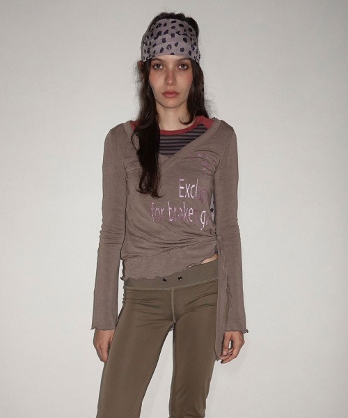 SCULPTOR(スカルプター)の「Glitter Wrap Top(Tシャツ/カットソー・レディース・ブルー/ブラック/ホワイト/ブラウン・SMALL/MEDIUM/LARGE)」の4枚目の写真