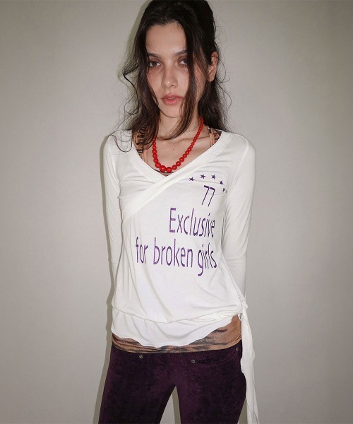 SCULPTOR(スカルプター)の「Glitter Wrap Top(Tシャツ/カットソー・レディース・ブルー/ブラック/ホワイト/ブラウン・SMALL/MEDIUM/LARGE)」の2枚目の写真