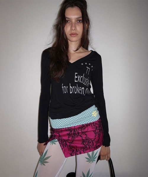 SCULPTOR(スカルプター)の「Glitter Wrap Top(Tシャツ/カットソー・レディース・ブルー/ブラック/ホワイト/ブラウン・SMALL/MEDIUM/LARGE)」の3枚目の写真