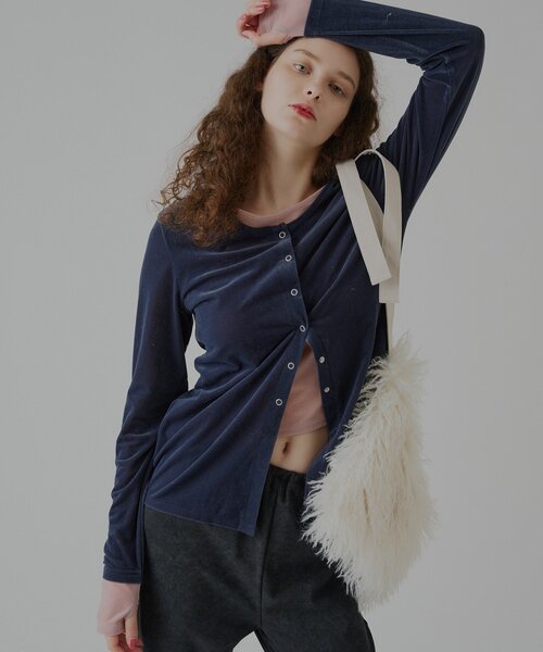 WHIMSIC(ウィムジック)の「【WHIMSIC】マルチウェイシアーベロアカーディガン(Tシャツ/カットソー・レディース・グレー/ブラウン/ネイビー・FREE)」の3枚目の写真