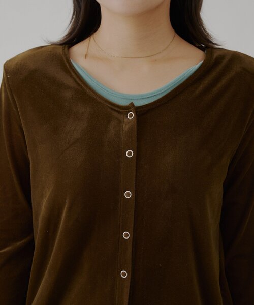 WHIMSIC(ウィムジック)の「【WHIMSIC】マルチウェイシアーベロアカーディガン(Tシャツ/カットソー・レディース・グレー/ブラウン/ネイビー・FREE)」の9枚目の写真