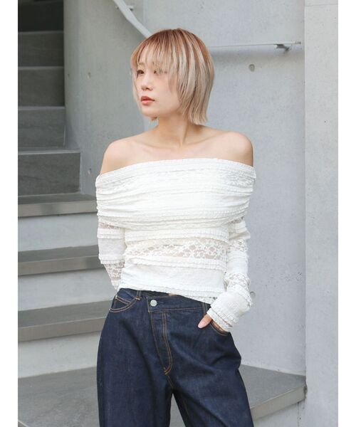 Ungrid(アングリッド)の「レースオフショルロングスリーブTee(Tシャツ/カットソー・レディース・ブラック/オフホワイト・FREE)」の9枚目の写真