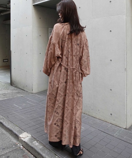 CORNERS(コーナーズ)の「ブロックレースボリュームスリーブワンピース(ワンピース・レディース・ベージュ/ブラック/アイボリー/ホワイト・M)」の15枚目の写真
