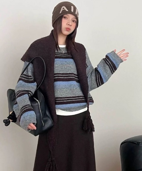 AVYL(アヴィル)の「【マフラー付き/セット】マルチボーダー起毛シャギーオーバーサイズニット(ニット/セーター・レディース・ブルー・M)」の2枚目の写真