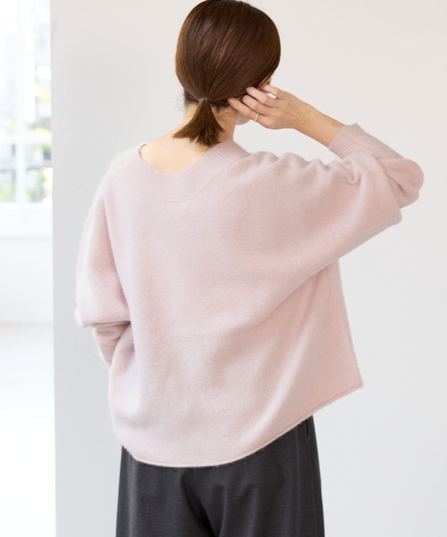 IENA（イエナ）の「ファーニットワイドシルエットカーディガン（カーディガン/ボレロ・レディース・チャコールグレー/ライトグリーン/ピンク/ネイビー・FREE）」の10枚目の写真