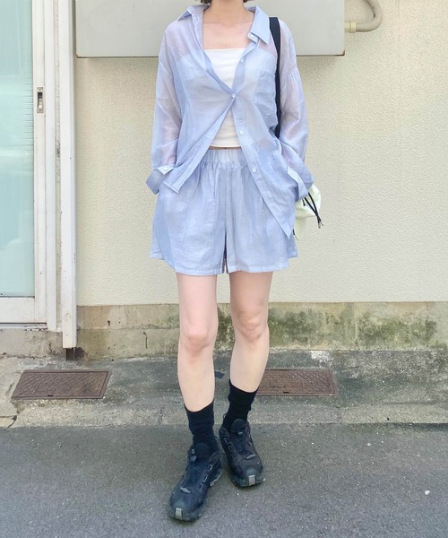 ISOOK（アイスー）の「シアーシャツセットアップ(kiharu select) / ワッシャー 長袖 ショートパンツ 上下セット 日焼け対策 冷房対策（セットアップ・レディース・ブラック/ライトブルー・FREE）」の4枚目の写真