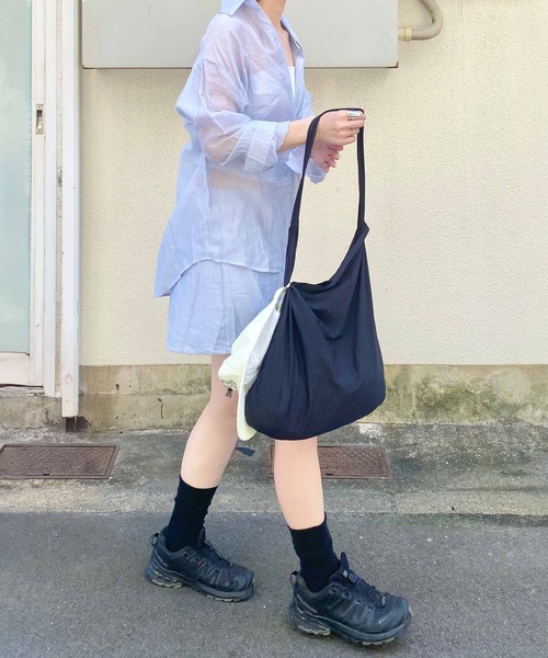 ISOOK（アイスー）の「シアーシャツセットアップ(kiharu select) / ワッシャー 長袖 ショートパンツ 上下セット 日焼け対策 冷房対策（セットアップ・レディース・ブラック/ライトブルー・FREE）」の6枚目の写真