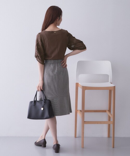 index(インデックス)の「【S‐LLサイズ】花柄ジャカードスリーブトップス《接触冷感/UVケア/洗濯機OK》(Tシャツ/カットソー・レディース・ベビーピンク/ネイビー/オフホワイト/ブラウン系その他・38/40/42/36)」の11枚目の写真