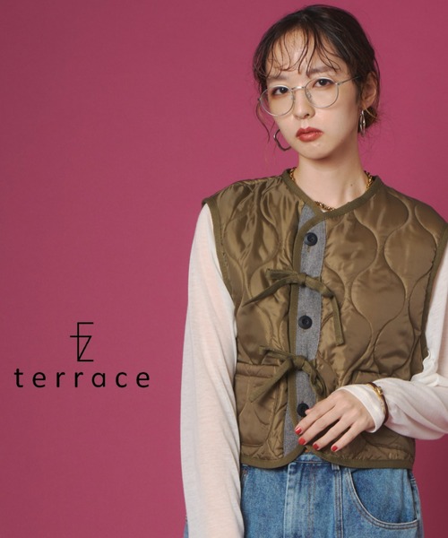 terrace(テラス)の「【異素材切替】デニム切替キルティングライナーベスト(ベスト・レディース・ブラック/カーキ/グレー・FREE)」の1枚目の写真