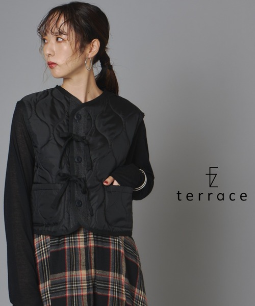 terrace(テラス)の「【異素材切替】デニム切替キルティングライナーベスト(ベスト・レディース・ブラック/カーキ/グレー・FREE)」の2枚目の写真