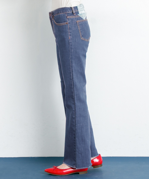 LUC DNM （ラックデニム）の「LUCDNM BOOTS CUT BOYS（デニムパンツ・レディース・ブルー・SMALL/LARGE/MEDIUM）」の4枚目の写真