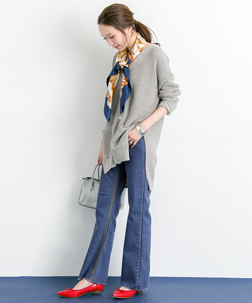 LUC DNM （ラックデニム）の「LUCDNM BOOTS CUT BOYS（デニムパンツ・レディース・ブルー・SMALL/LARGE/MEDIUM）」の2枚目の写真