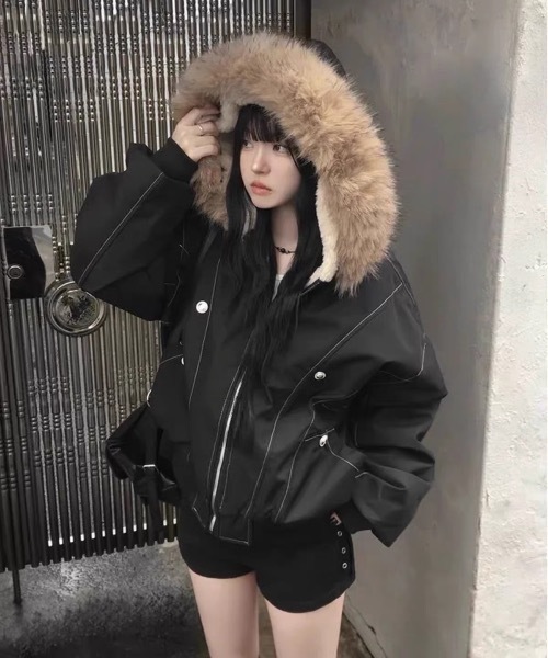 LAMPOON(ランプーン)の「フェイクファーフードブルゾン(ブルゾン・レディース・グレー/ブラック・SMALL/MEDIUM/LARGE/X-LARGE)」の3枚目の写真