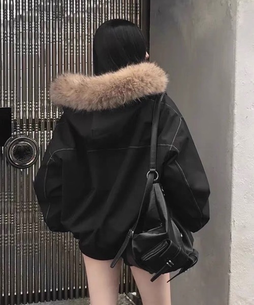 LAMPOON(ランプーン)の「フェイクファーフードブルゾン(ブルゾン・レディース・グレー/ブラック・SMALL/MEDIUM/LARGE/X-LARGE)」の5枚目の写真