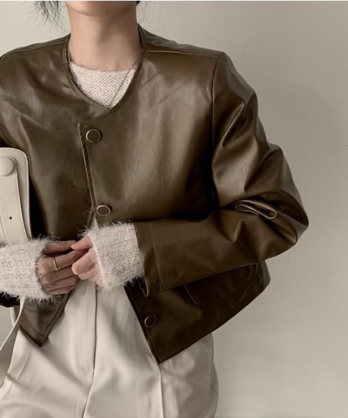 YUGA(ユーガ)の「YUGA_YGMC Korean-style Faux leather cropped jacket(ノーカラージャケット・レディース・ブラウン/ブラック・FREE)」の5枚目の写真