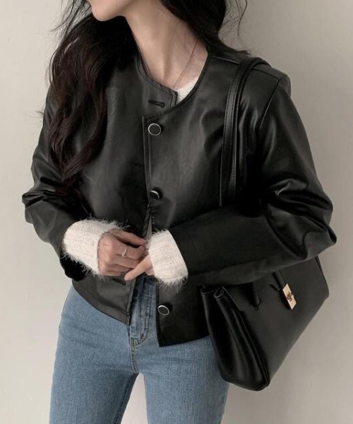 YUGA(ユーガ)の「YUGA_YGMC Korean-style Faux leather cropped jacket(ノーカラージャケット・レディース・ブラウン/ブラック・FREE)」の6枚目の写真