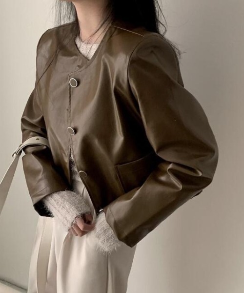 YUGA(ユーガ)の「YUGA_YGMC Korean-style Faux leather cropped jacket(ノーカラージャケット・レディース・ブラウン/ブラック・FREE)」の17枚目の写真
