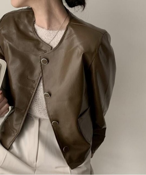 YUGA(ユーガ)の「YUGA_YGMC Korean-style Faux leather cropped jacket(ノーカラージャケット・レディース・ブラウン/ブラック・FREE)」の9枚目の写真