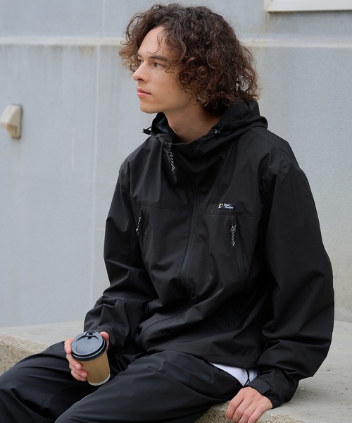 ragged mountain(ラギットマウンテン)の「【RAGGED MOUNTAIN/ラギットマウンテン】【撥水・防風・ストレッチ性を兼ね備えた高機能パーカー】CHESHIRE マウンテンパーカー 耐水10,000mm STORMRESISTANCE 高機能生地 オーバーサイズ タウンユース アウトドア ユニセックス(マウンテンパーカー・メンズ・ホワイト/ブラック/グリーン・X-LARGE/LARGE/MEDIUM)」の7枚目の写真