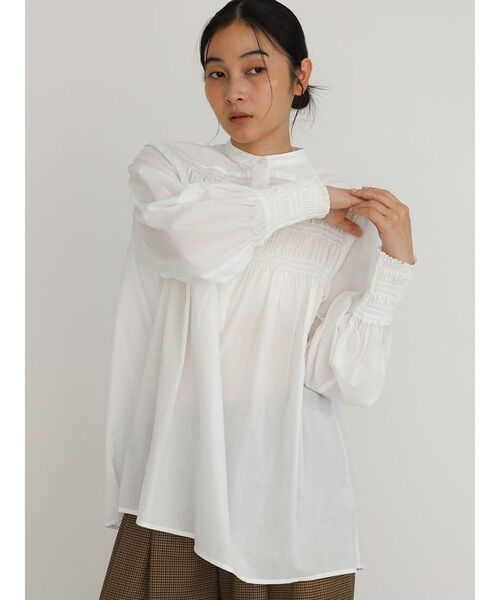 FIKA.(フィーカ)の「Cotton gather blouse(シャツ/ブラウス・レディース・ブラウン/ホワイト・FREE)」の3枚目の写真
