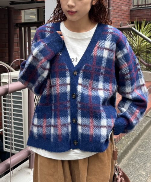 CIAOPANIC TYPY(チャオパニックティピー)の「【ZOZO限定】【UNISEX】シャギーチェックニットカーディガン(カーディガン/ボレロ・レディース・ブラック/グレー/ブルー/グリーン・MEDIUM/LARGE)」の4枚目の写真