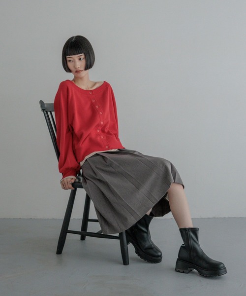 LOWRYS FARM(ローリーズファーム)の「ウラケオフショルレイヤードLS 1074061(Tシャツ/カットソー・レディース・レッド/グレー/ブラック/アイボリー・FREE)」の6枚目の写真