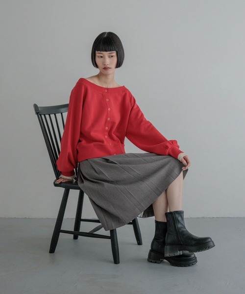 LOWRYS FARM(ローリーズファーム)の「ウラケオフショルレイヤードLS 1074061(Tシャツ/カットソー・レディース・レッド/グレー/ブラック/アイボリー・FREE)」の7枚目の写真