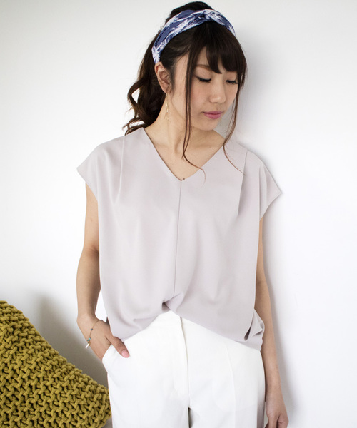 N.(N. Natural Beauty Basic)(エヌエヌナチュラルビューティーベーシック)の「タックドレープブラウス(シャツ/ブラウス・レディース・ホワイト/ブラック/グレー/ブラウン・MEDIUM)」の4枚目の写真