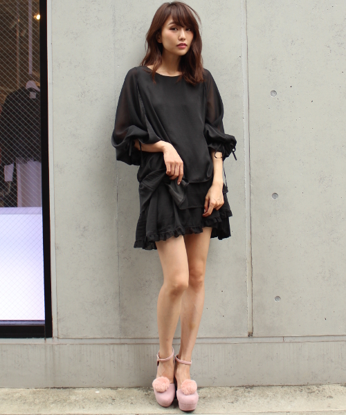 MICOAMERI（ミコアメリ）の「パフスリーブブラウス（シャツ/ブラウス・レディース・ネイビー/ブラック/グレー・FREE）」の8枚目の写真