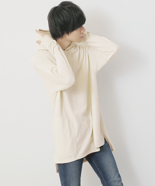 MONO-MART（モノマート）の「オーバーサイジング サイドスリットヘムライン/プルオーバーパーカー（パーカー・メンズ・杢グレー/ベージュ/ホワイト/ブラック/オリーブ/ネイビー/ワイン/ライトブラウン/スモークピンク/チャコール/キナリ/ダークブラウン/マスタード/ピンク系その他・M/L）」の3枚目の写真