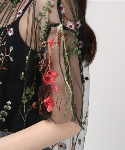 laboratory work（ラボラトリーワーク）の「ボタニカル刺繍チュールワンピース（ワンピース・レディース・その他3/ブラック系その他・MEDIUM）」の4枚目の写真
