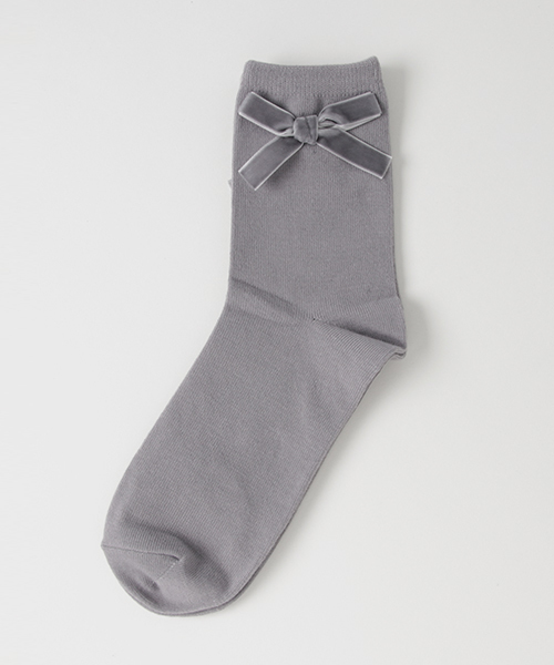 WEGO(ウィゴー)の「WEGO/ダスティカラーベロアリボンソックス(ソックス/靴下・レディース・グレー/ピンク/パープル・FREE)」の2枚目の写真