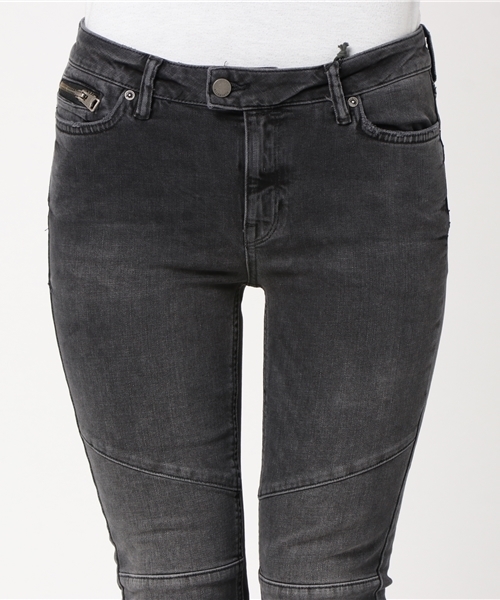 ALLSAINTS(オールセインツ)の「BIKER CROPPED JEANS(デニムパンツ・レディース・ダークグレー・25inch/29inch/30inch/26inch/27inch/28inch)」の5枚目の写真