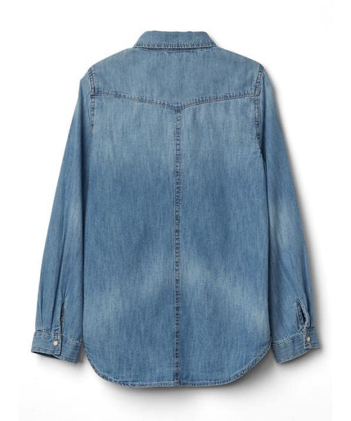 GAP(ギャップ)の「Gap ライトデニム ウエスタンシャツ(シャツ/ブラウス・キッズ・ライトインディゴブルー・150cm/160cm/140cm/130cm/120cm/110cm)」の3枚目の写真