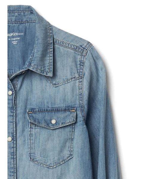 GAP(ギャップ)の「Gap ライトデニム ウエスタンシャツ(シャツ/ブラウス・キッズ・ライトインディゴブルー・150cm/160cm/140cm/130cm/120cm/110cm)」の4枚目の写真