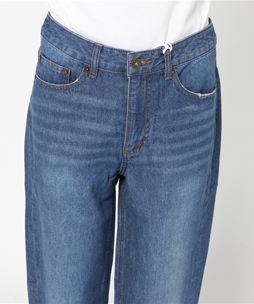 Samansa Mos2 blue（サマンサモスモスブルー）の「デニムストレートパンツ（デニムパンツ・レディース・ブルー/ネイビー・LARGE/MEDIUM/SMALL）」の4枚目の写真