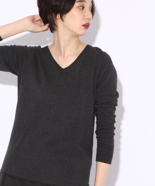 niko and...(ニコアンド)の「CPU起毛スムースユルVプルオーバー(Tシャツ/カットソー・レディース・ホワイト/グレー/ライトグリーン/チャコール/ピンク・MEDIUM/LARGE)」の4枚目の写真