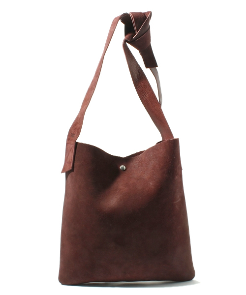 And A(アンドエー)の「SITA レザーバック (sita parantica)(ショルダーバッグ・メンズ・ブラウン/ネイビー・FREE)」の1枚目の写真