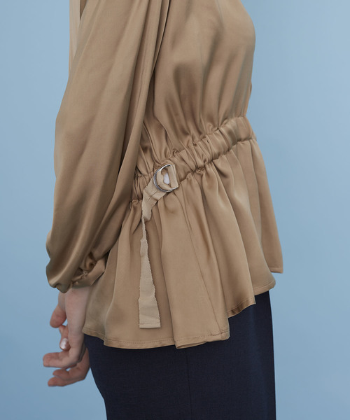 UNITED TOKYO（ユナイテッドトウキョウ）の「フィブリルサテンブラウス（シャツ/ブラウス・レディース・ホワイト/ブラック/ベージュ・1）」の5枚目の写真