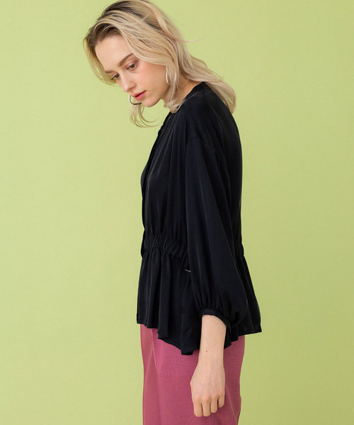 UNITED TOKYO（ユナイテッドトウキョウ）の「フィブリルサテンブラウス（シャツ/ブラウス・レディース・ホワイト/ブラック/ベージュ・1）」の15枚目の写真