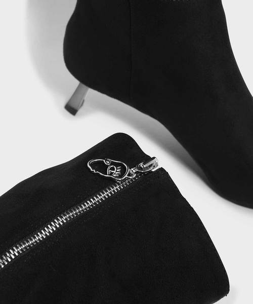 CHARLES & KEITH(チャールズ & キース)の「スラントヒールニーブーツ / SLANT HEEL KNEE BOOTS(ブーツ・レディース・ブラック/ダークブルー・22.5cm/23cm/23.5cm/24.5cm/25cm/25.5cm)」の5枚目の写真