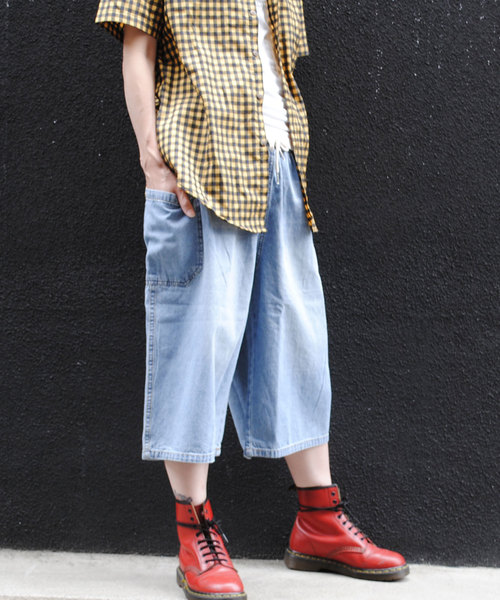 BEATJIVE（ビートジャイブ）の「ユーズド加工 ポケット付きハーフパンツ　カーゴタイプ デニム（カーゴパンツ・レディース・ライトブルー/インディゴブルー・FREE）」の3枚目の写真