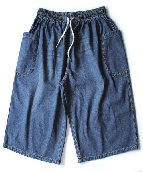 BEATJIVE（ビートジャイブ）の「ユーズド加工 ポケット付きハーフパンツ　カーゴタイプ デニム（カーゴパンツ・レディース・ライトブルー/インディゴブルー・FREE）」の7枚目の写真