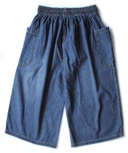 BEATJIVE（ビートジャイブ）の「ユーズド加工 ポケット付きハーフパンツ　カーゴタイプ デニム（カーゴパンツ・レディース・ライトブルー/インディゴブルー・FREE）」の12枚目の写真
