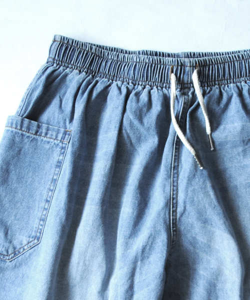 BEATJIVE（ビートジャイブ）の「ユーズド加工 ポケット付きハーフパンツ　カーゴタイプ デニム（カーゴパンツ・レディース・ライトブルー/インディゴブルー・FREE）」の13枚目の写真