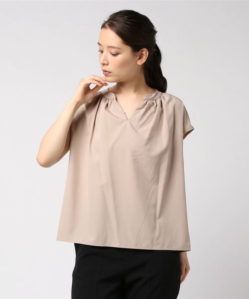 TRUDEA(トルディア)の「フィブリルサテンスキッパー(シャツ/ブラウス・レディース・ホワイト/ベージュ/ネイビー/ブラウン/グリーン・MEDIUM/LARGE)」の4枚目の写真